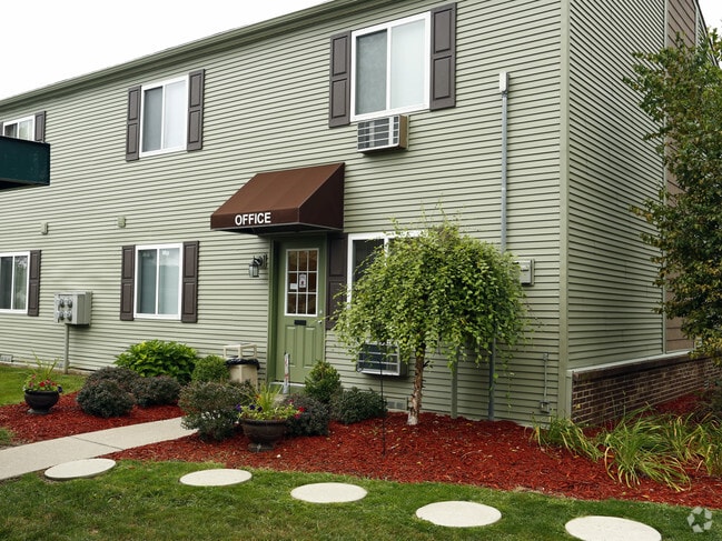 Maple Creek Apartments