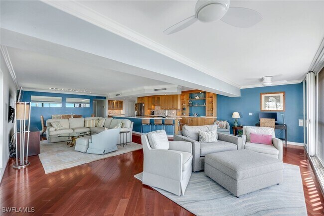 Photo - 250 Park Shore Dr Unidad 803