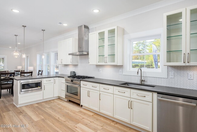 Photo - 112 Seagate Pl