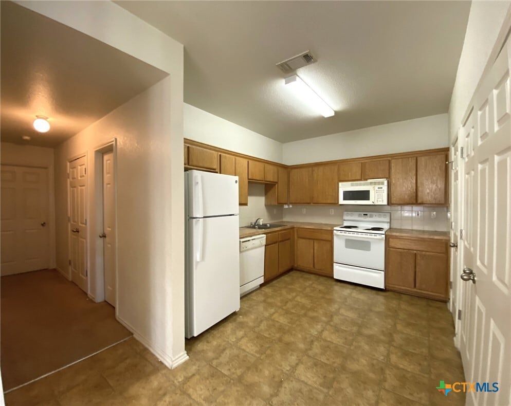 Photo - 2910 Ashley Dr