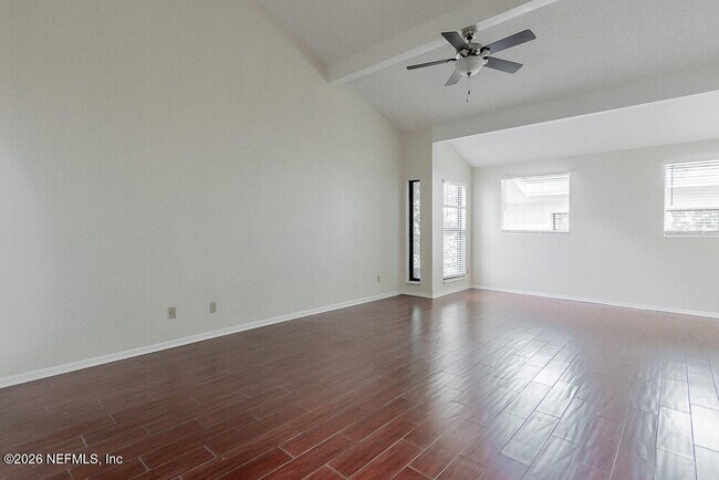 Photo - 3216 Oak St