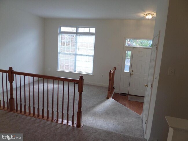 Photo - 836 Linfield Terrace NE