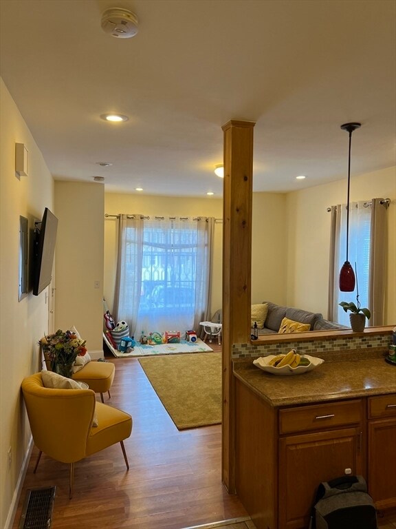 20 Holbrook Ave Unit 1