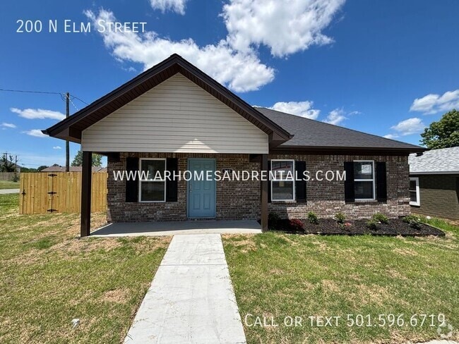 Building Photo - 200 N Elm St Rental