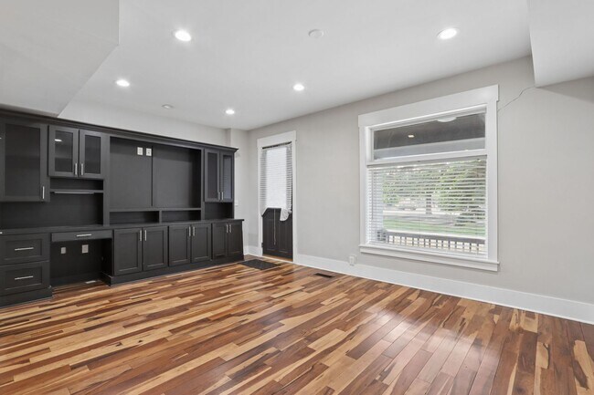 470-472 King Ave