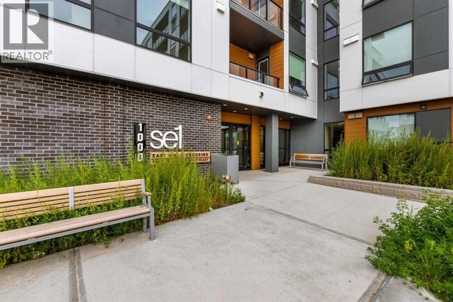 Photo - 8500-8519 19 Ave SE