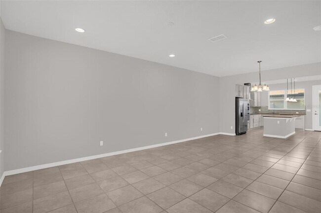 Photo - 5167 Caspian St