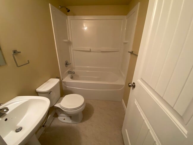 Photo - 10205-10217 17 St Unit 104- Lower