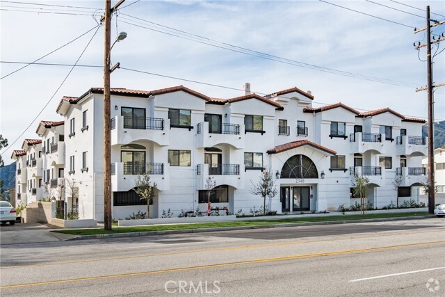 Building Photo - 2340 Montrose Ave Unit 302 Rental