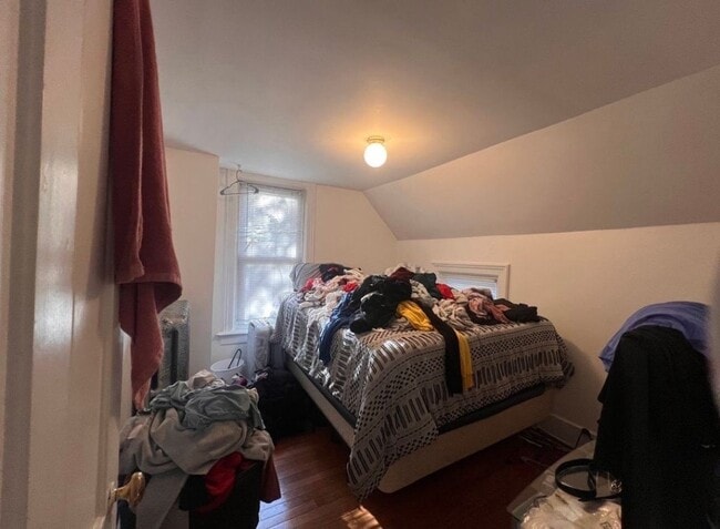 Photo - 1529 N Van Buren St Unit B