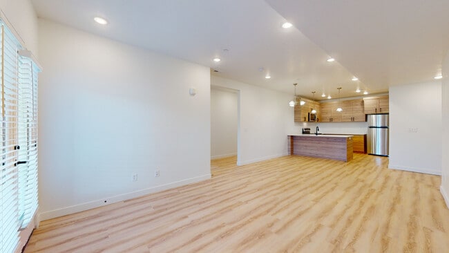 Building Photo - 1137 W 250 S Rental
