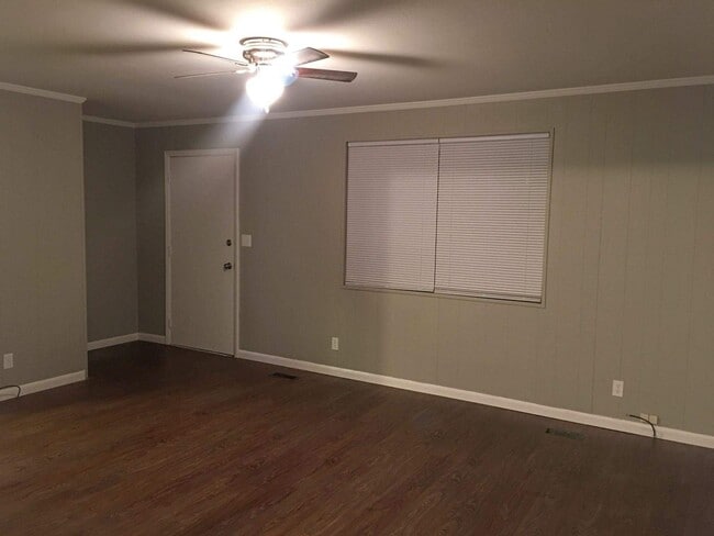 Living Room - 126 Markwater St