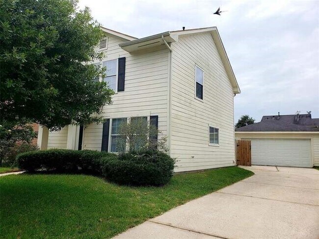 Photo - 819 Lightningbug Ln