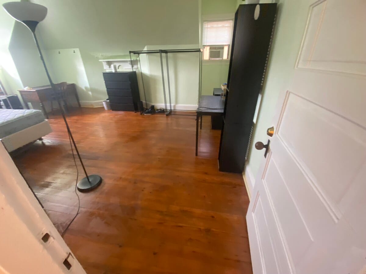 Photo - 4715 Wallingford St