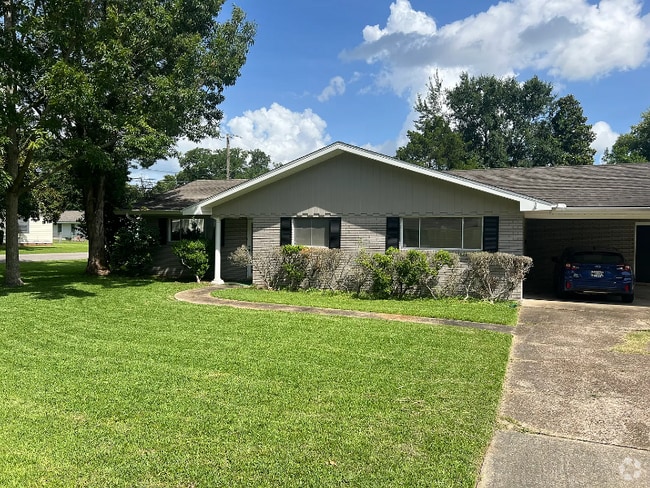 Building Photo - 111 Greenwood Dr Rental