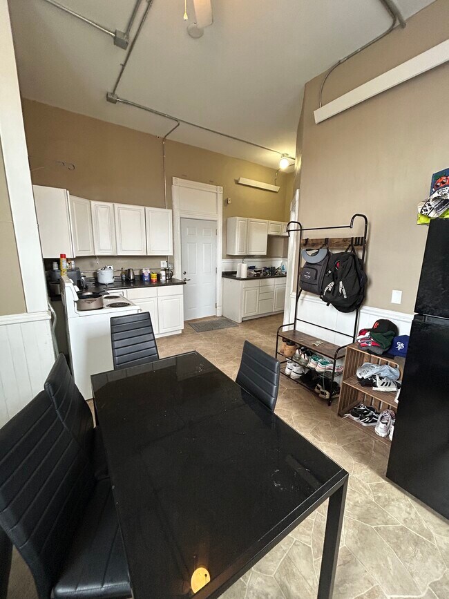 Photo - 329 N Riverfront Dr Unit 1