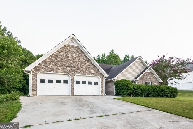 Photo - 166 Barrington Dr