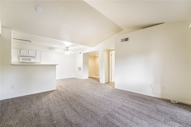Building Photo - 231 W Horizon Ridge Pkwy Unit 921 Rental