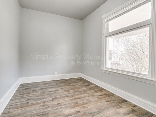 Photo - 611 E Springer Ave