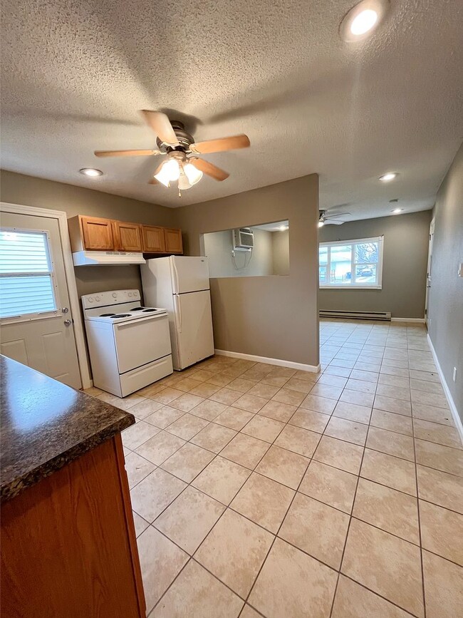 Photo - 415 E Young Ave Unidad B