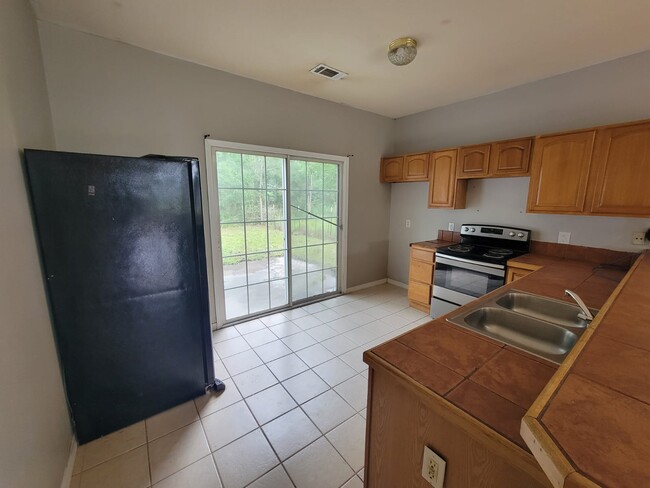 Photo - 6095 E Lamar St
