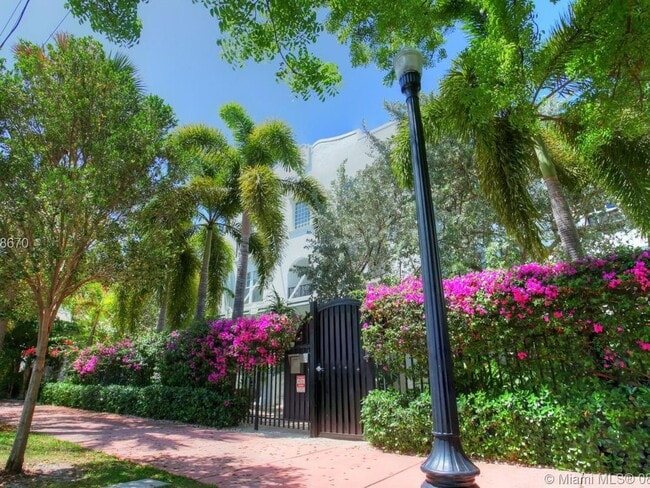 Photo - 334 Euclid Ave Unit 1-201