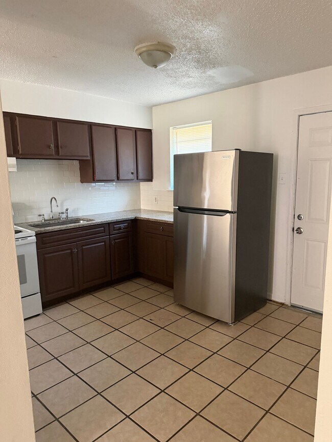 4870 Alsace St Unidad C