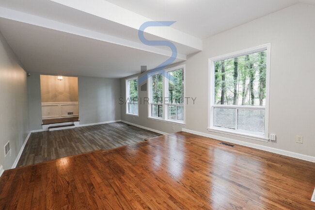 Photo - Move in before October 31st and choose you...