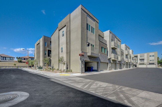 Three Bedroom | 3 Bath | 3 Story Townhome ... - Three Bedroom | 3 Bath | 3 Story Townhome ...