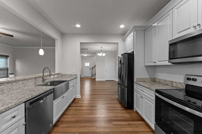 Photo - 824 Somb Moore Ways