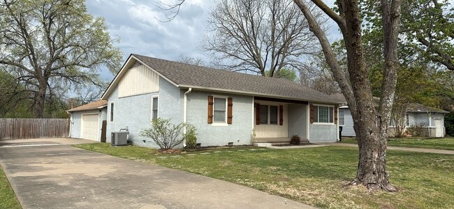 Photo - Welcome to your new charming 3-bedroom, 1.5-bath home in Broken Arrow close to Main Street!