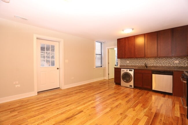 562 W Arlington Pl Unit 601