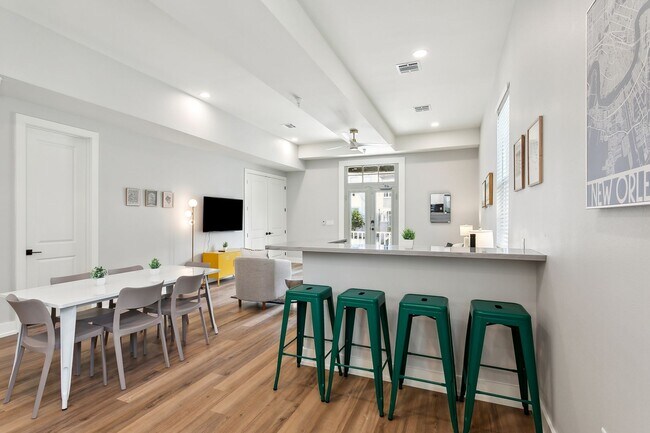 Photo - 4 Bed 3 Bath unit featuring a wet bar!! Unit 1A