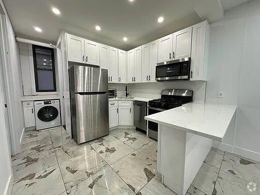 Building Photo - 3 bedroom in New York NY 10033 Unit B Rental