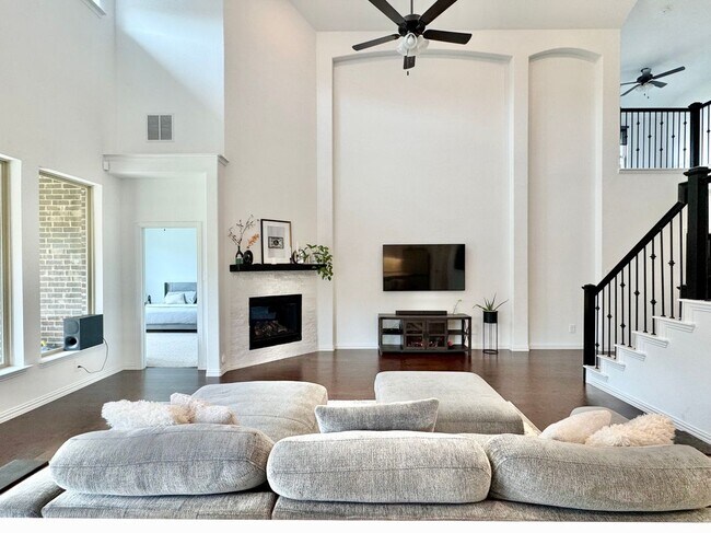 Photo - 1253 Binfield Dr