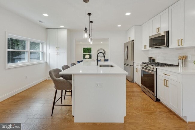 Photo - 14332 Belleville Ave