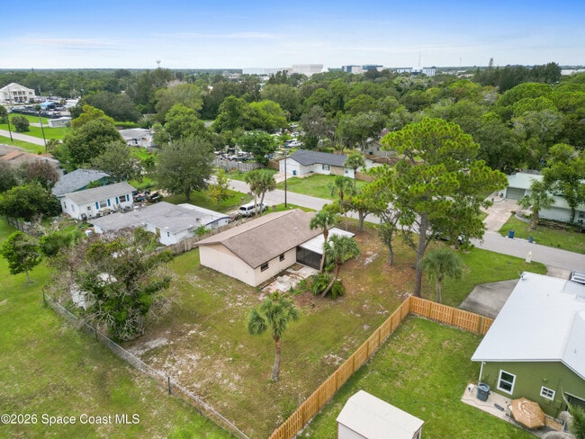 Photo - 1569 Richards Dr NE