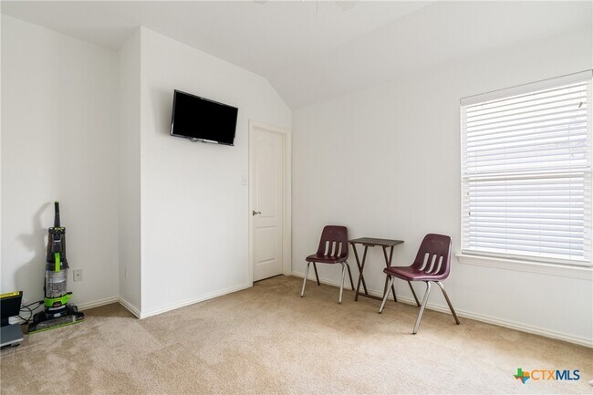 Photo - 1002 Wallin Farms Cove