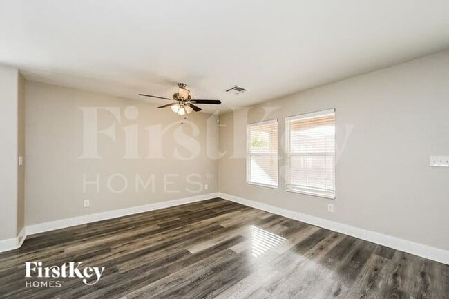 Photo - 809 Chapleton Ct