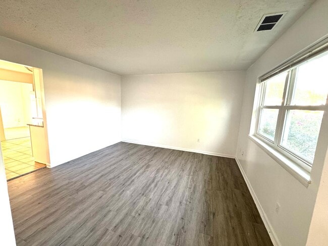 Photo - 725 Alder Cir