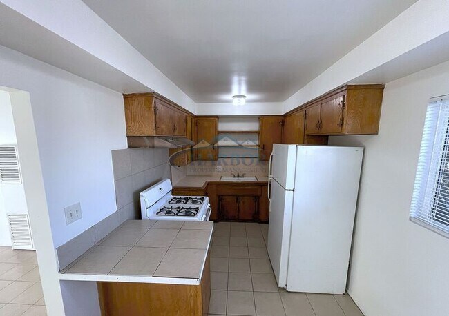 1711 N Avalon Blvd Unit 5