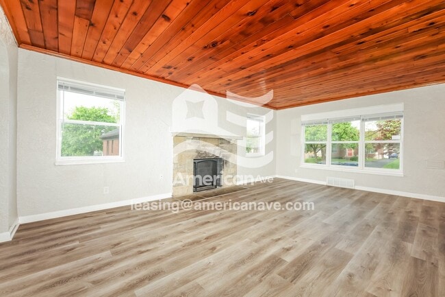 Photo - 1818 Parkhill Dr