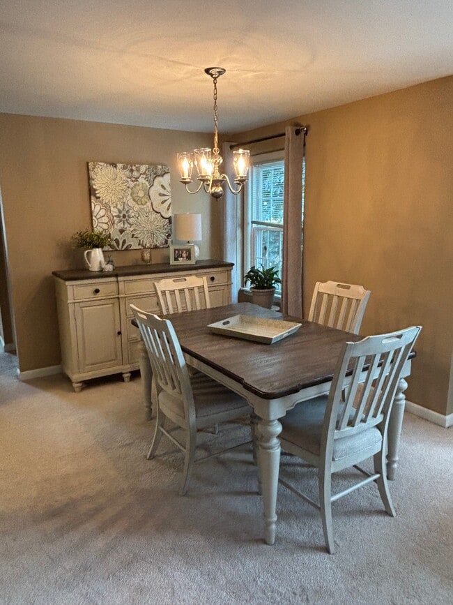 Dining Room - 20 Guilford Ln Unit 8