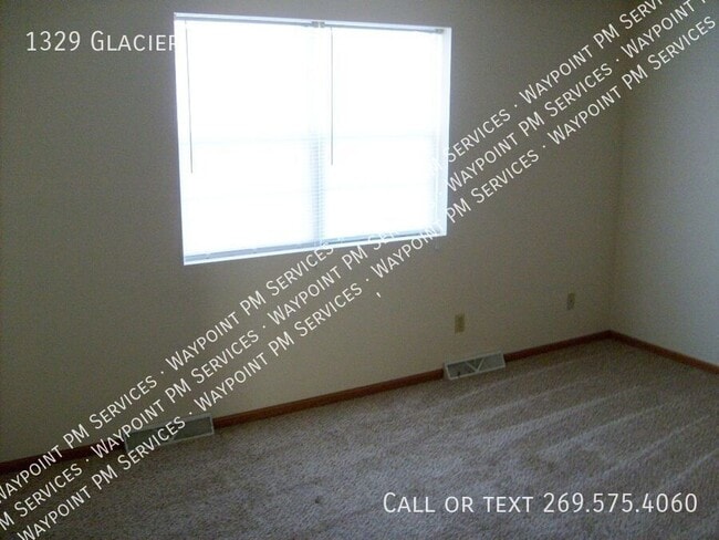 Photo - 1329 Glacier Hill Dr Unidad #3