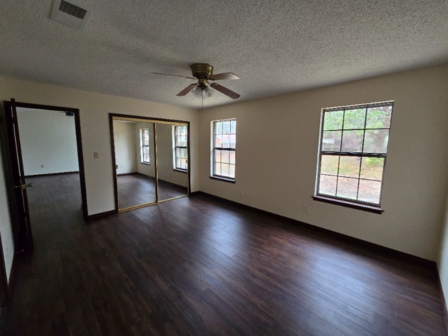 Photo - 199 Lakeside Ln