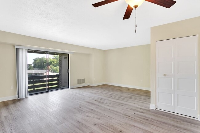 Photo - 700 Lee Dr