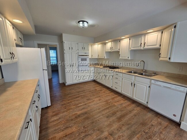 Photo - 811 Old Adobe Rd