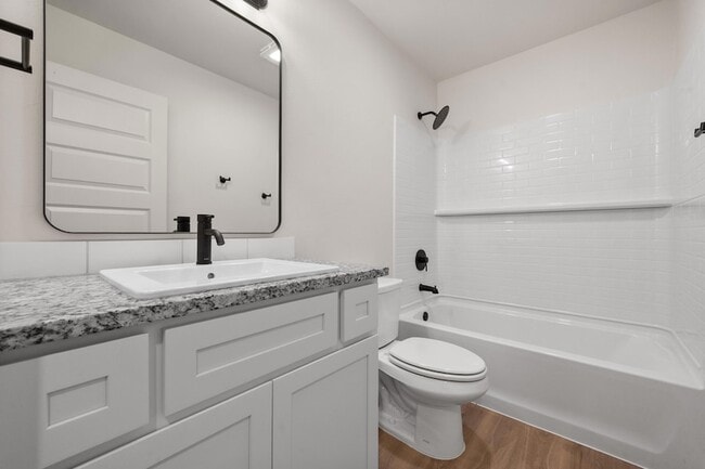 Photo - 2025 Cottonwood Ave