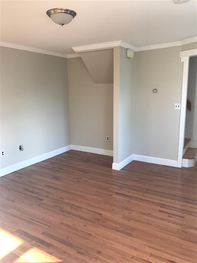 Photo - 25 4th St Unit 3