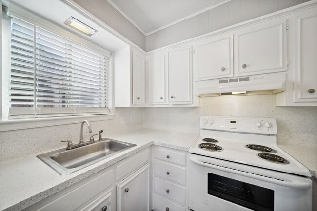 Photo - Beautiful 2 Bedroom Available NOW! Unit 96